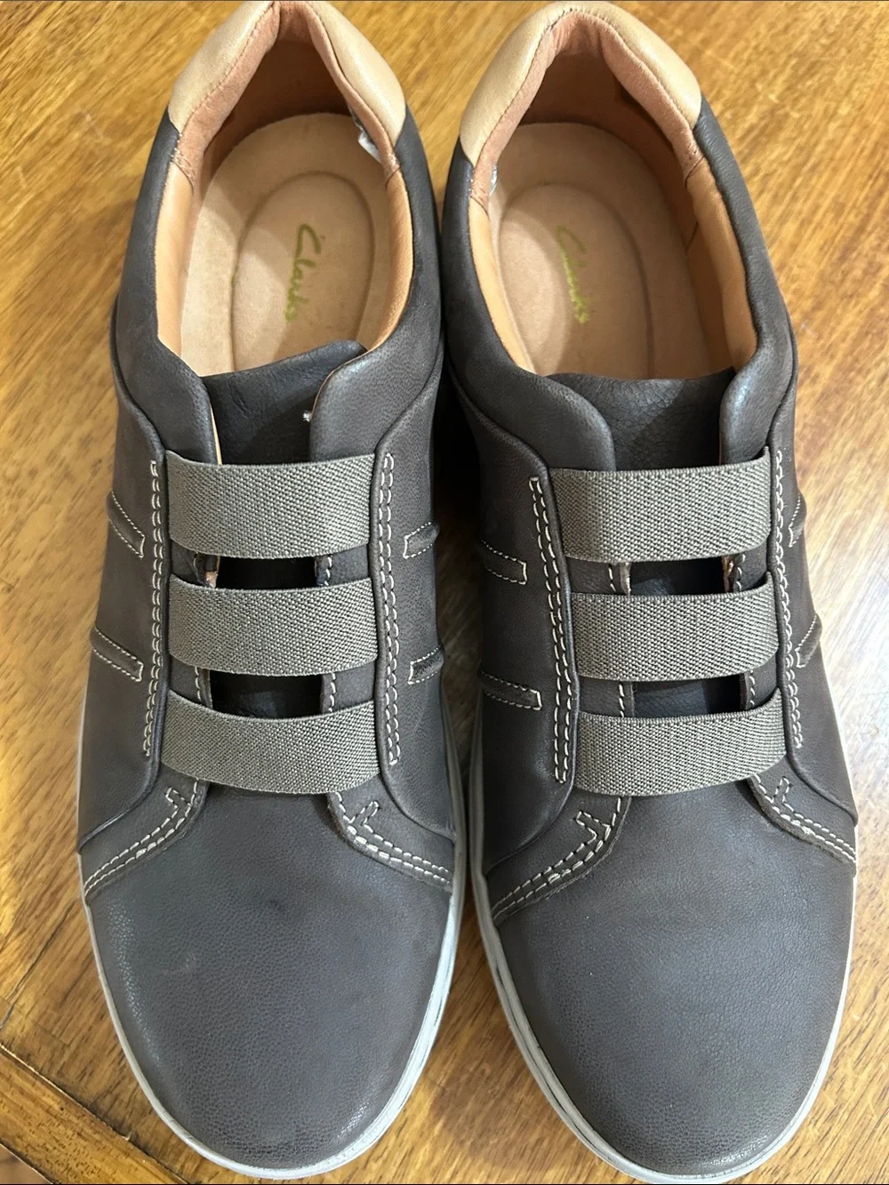Clarks Women’s Slip-On Dark Olive Leather Loafers New Without Tags
